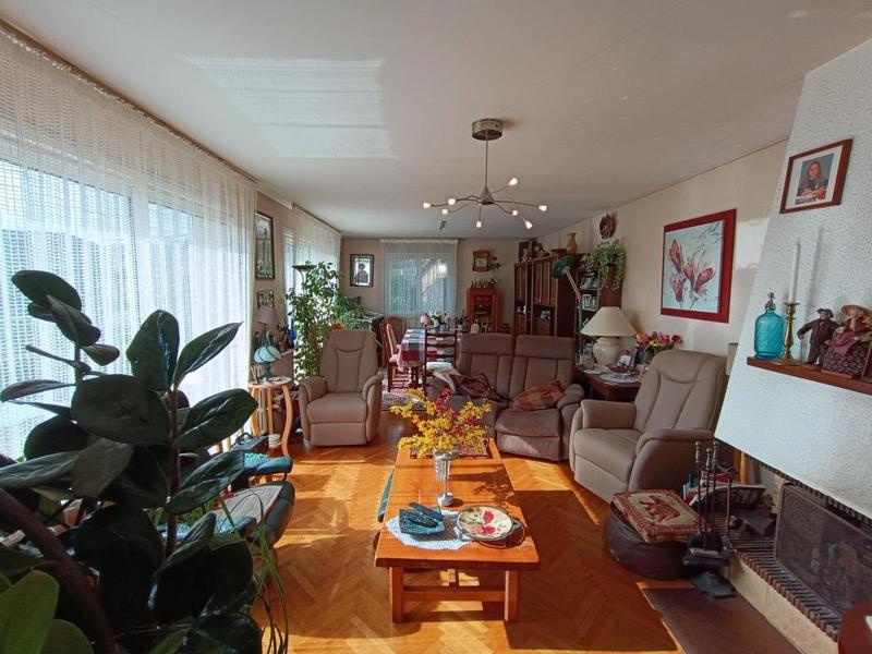 Maison de village - 235 m² - 11 pièces