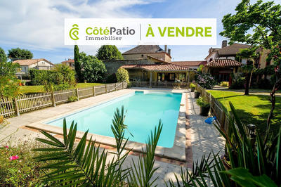 Maison - 260 m² - 8 pièces