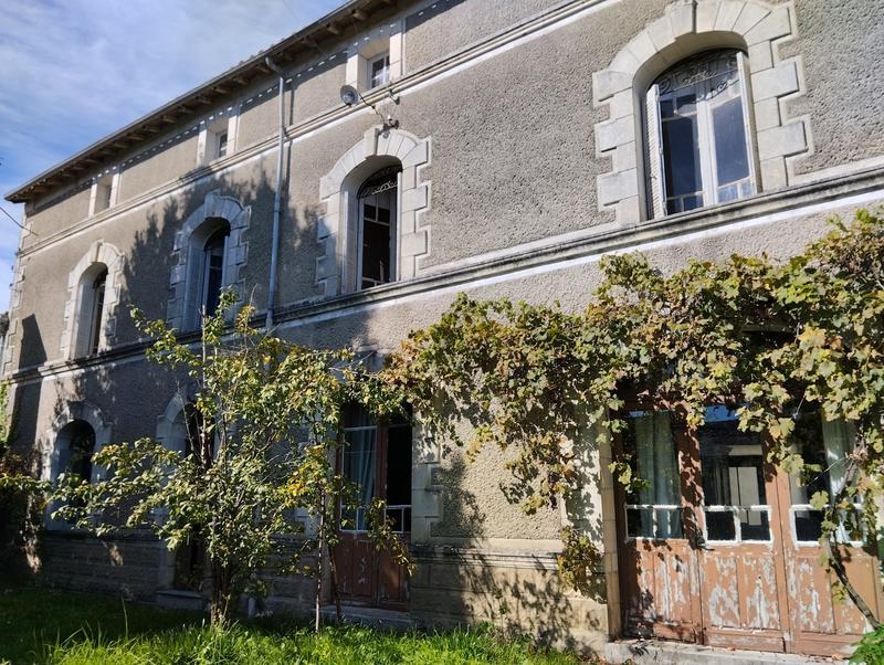 Maison ancienne - 308 m² - 13 pièces