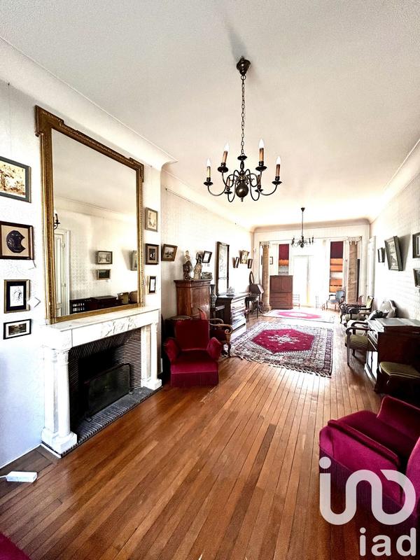 Maison - 227 m² - 9 pièces