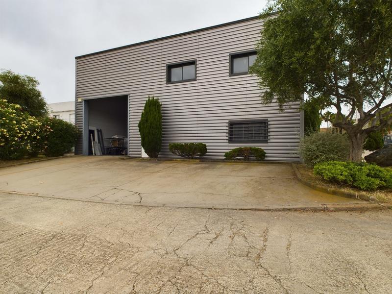 Local d'activités - 220 m²