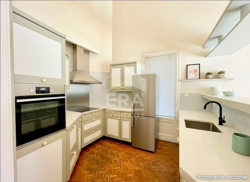 Maison - 228 m² - 8 pièces