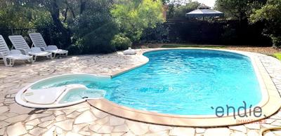 Maison - 197 m² - 7 pièces