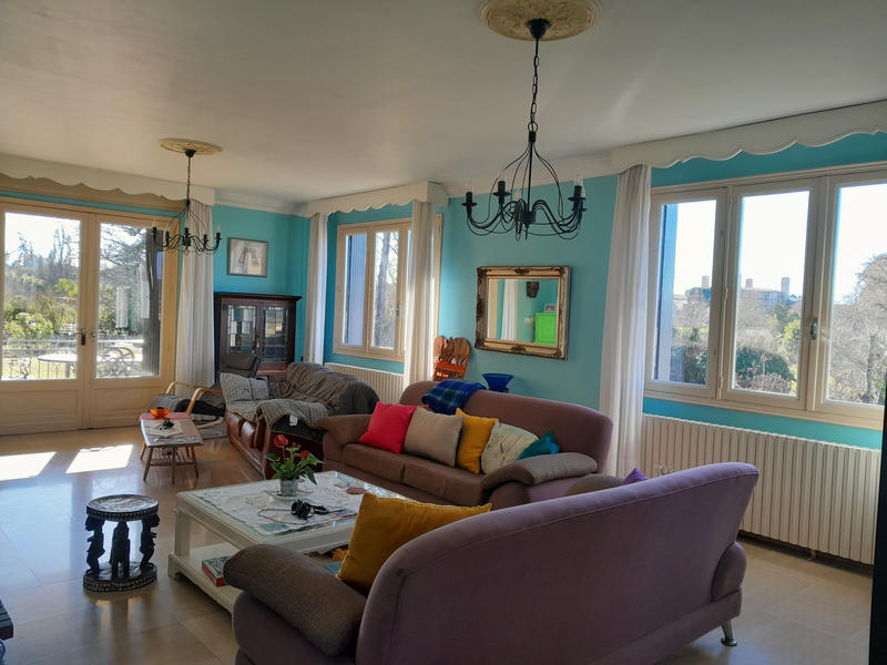 Maison - 230 m² - 10 pièces