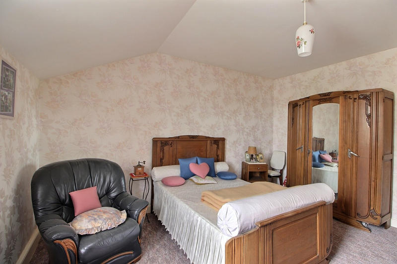 Maison de village - 200 m² - 9 pièces