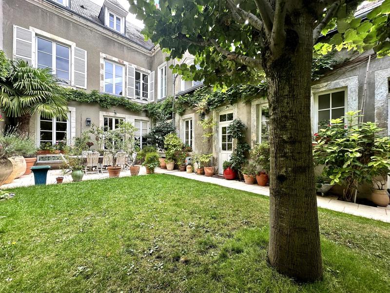 Maison de maîtres - 286 m² - 11 pièces