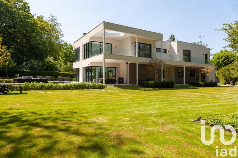 Maison de maîtres - 695 m² - 16 pièces