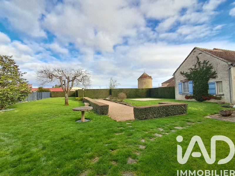 Maison - 200 m² - 8 pièces