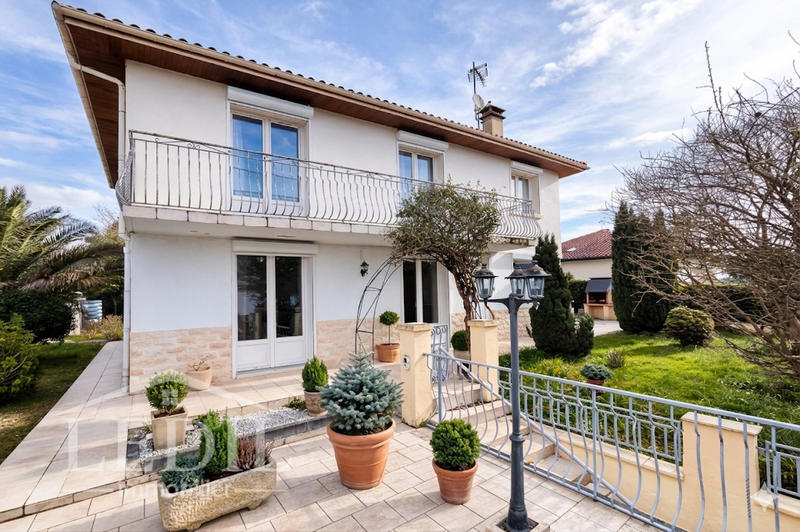 Maison - 150 m² - 5 pièces