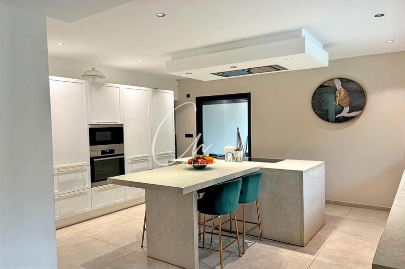 Maison contemporaine - 187 m² - 6 pièces