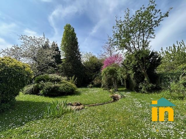 Demeure - 180 m² - 8 pièces