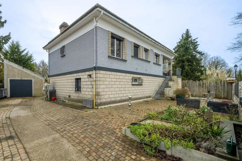 Maison - 192 m² - 8 pièces