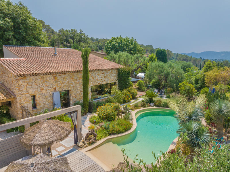 Villa - 220 m² - 5 pièces