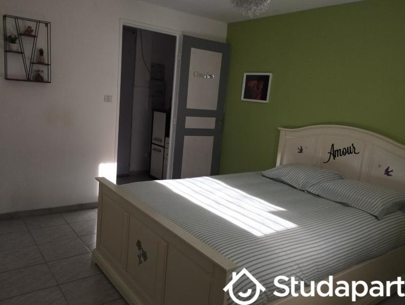 Chambre - 12 m² - 1 pièce