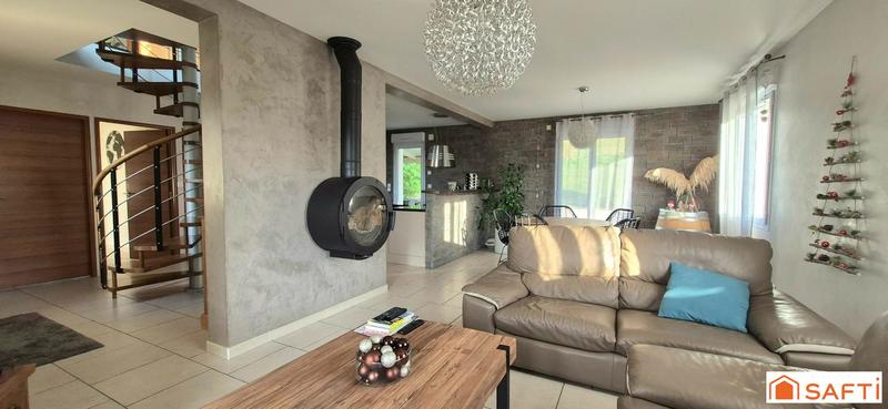 Maison - 168 m² - 8 pièces