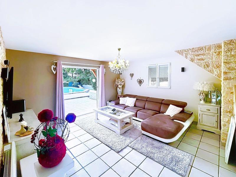 Maison - 182 m² - 7 pièces