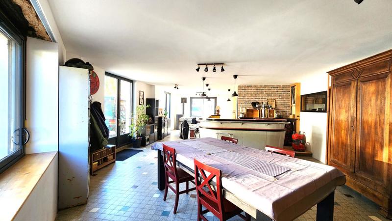 Maison - 443 m² - 14 pièces