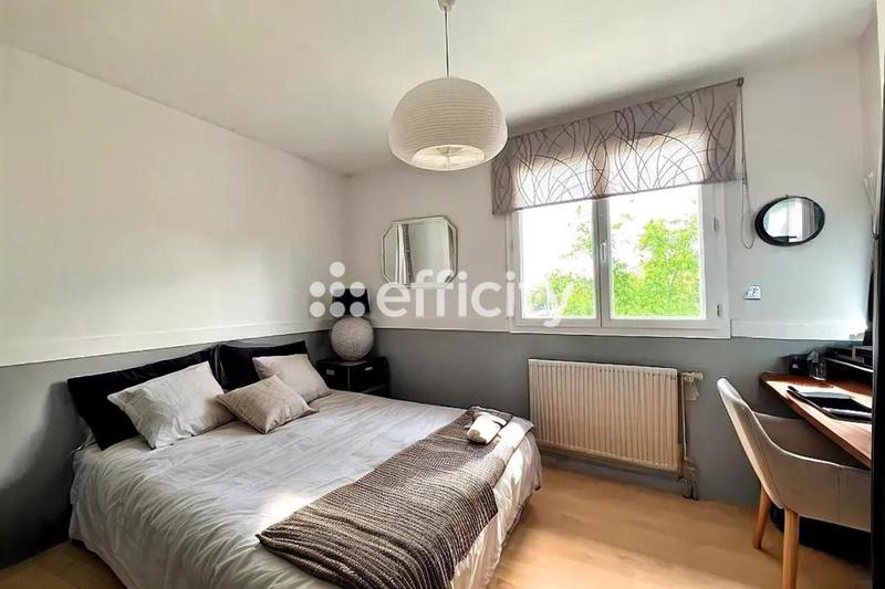 Maison - 95 m² - 5 pièces