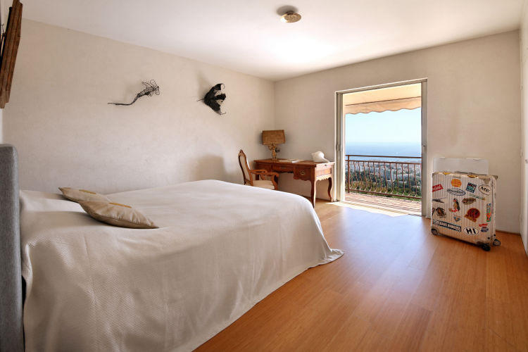 Villa - 200 m² - 5 pièces