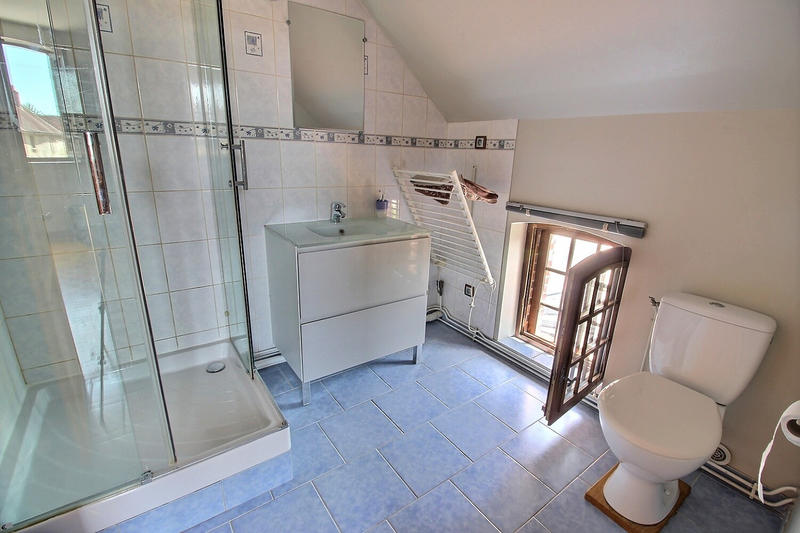 Demeure - 201 m² - 9 pièces