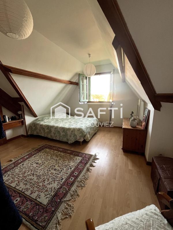 Maison - 131 m² - 8 pièces