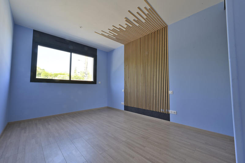 Maison - 202 m² - 5 pièces