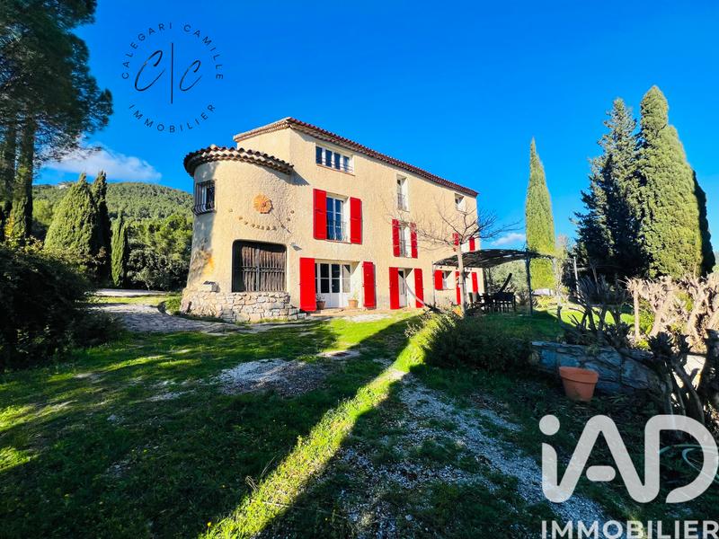 Maison - 265 m² - 10 pièces