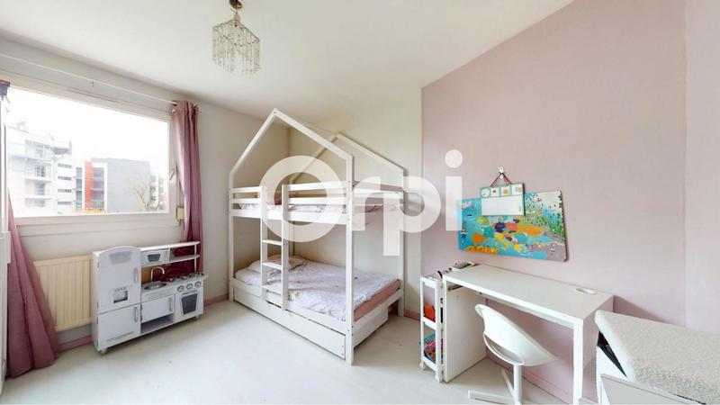 Appartement - 80 m² - 4 pièces