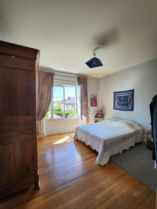 Maison - 218 m² - 9 pièces