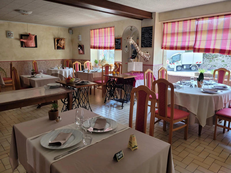 Maison - 586 m² - 24 pièces