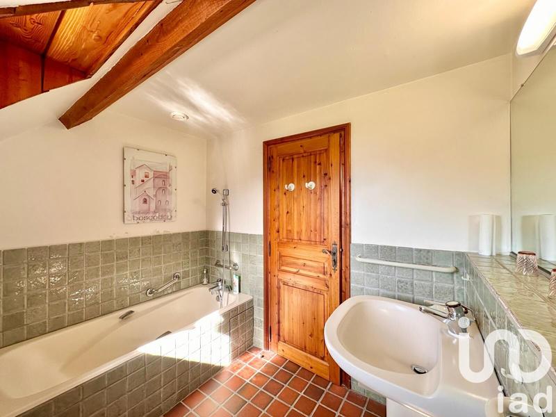 Maison - 372 m² - 14 pièces