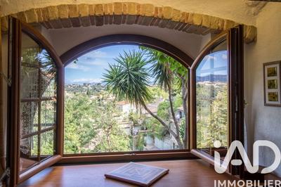 Appartement - 90 m² - 3 pièces