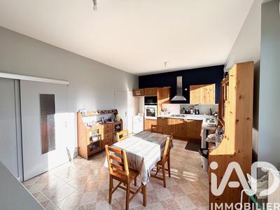 Maison - 162 m² - 8 pièces