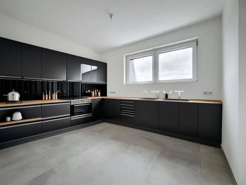 Appartement - 87 m² - 5 pièces