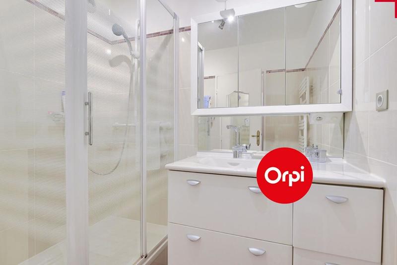 Appartement - 100 m² - 5 pièces