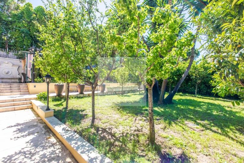 Villa - 247 m² - 6 pièces