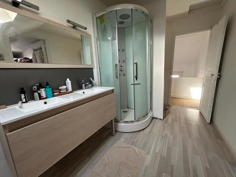 Maison - 212 m² - 6 pièces