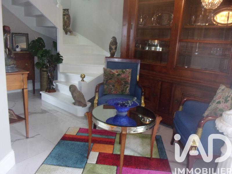 Maison - 283 m² - 10 pièces