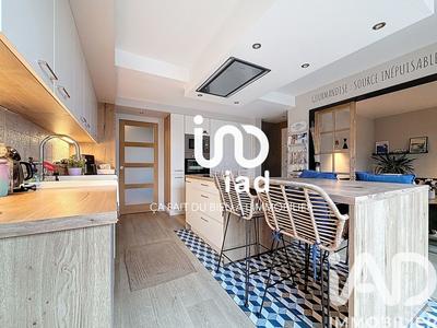 Maison - 252 m² - 10 pièces