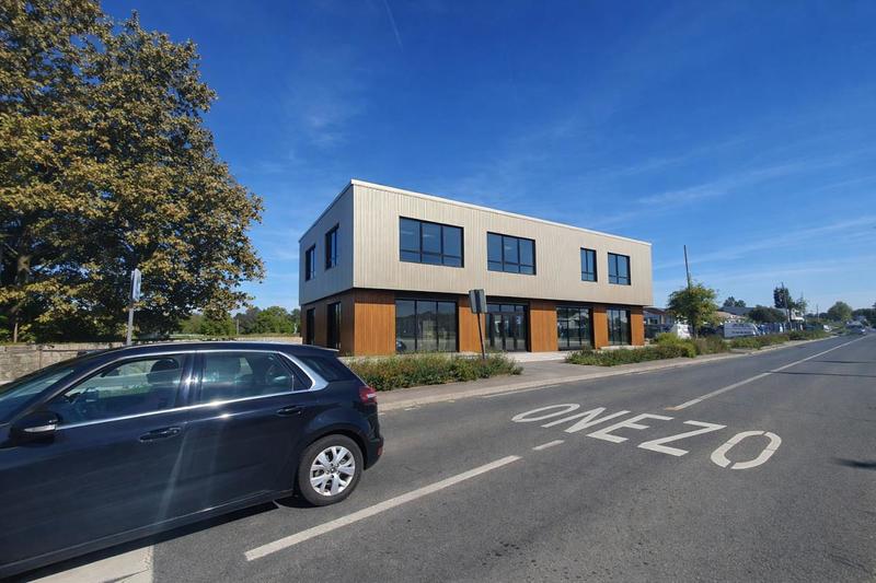 Local commercial - 200 m²