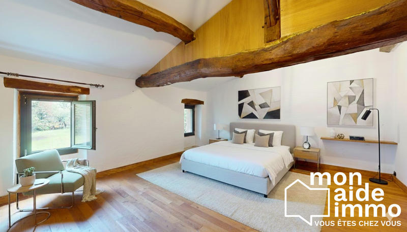 Maison - 215 m² - 7 pièces