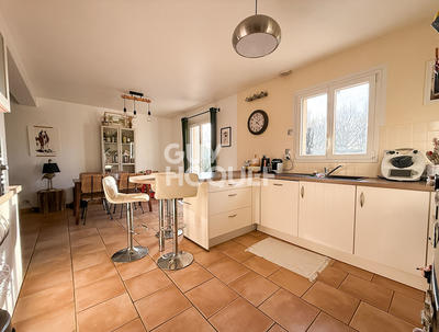 Maison - 85 m² - 5 pièces