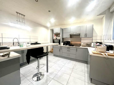 Maison - 150 m² - 7 pièces