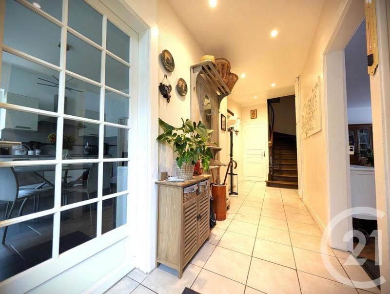 Maison - 198 m² - 8 pièces