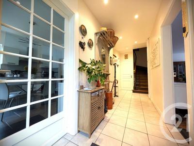 Maison - 198 m² - 8 pièces