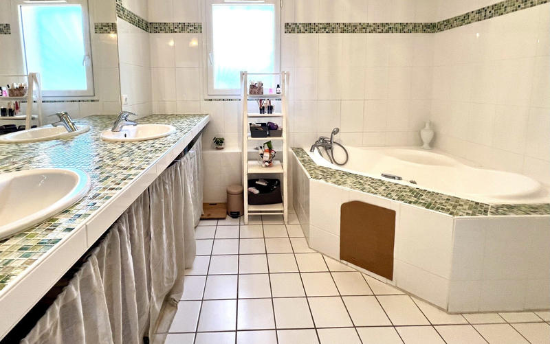 Maison - 226 m² - 8 pièces