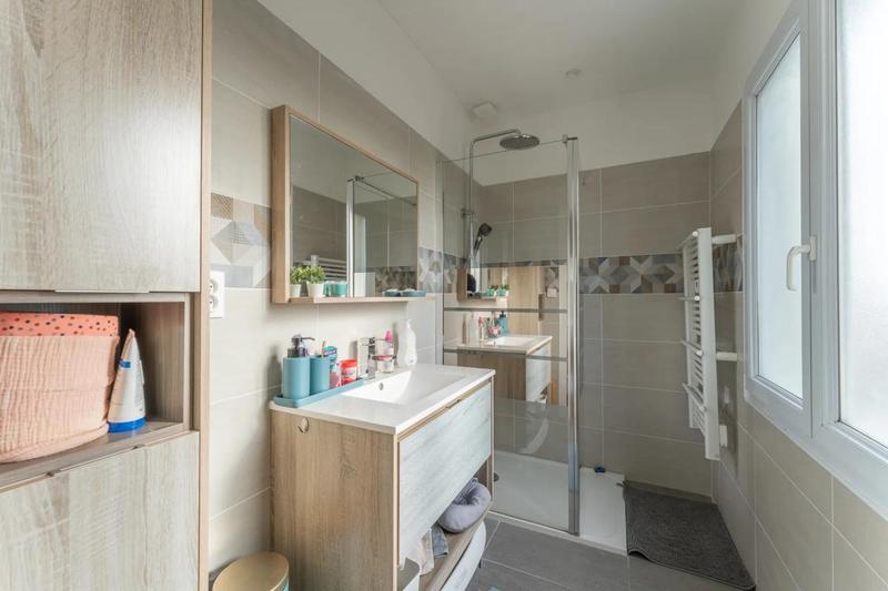 Maison - 232 m² - 8 pièces