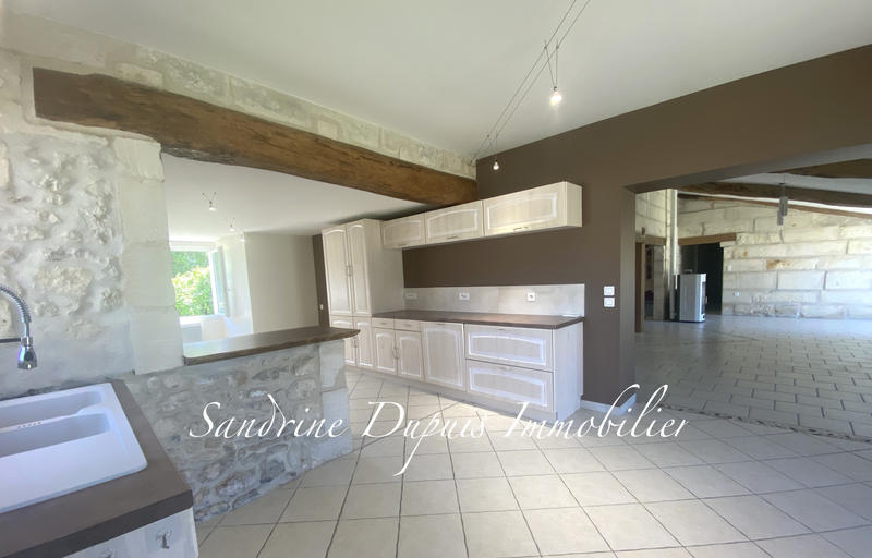 Maison - 220 m² - 7 pièces