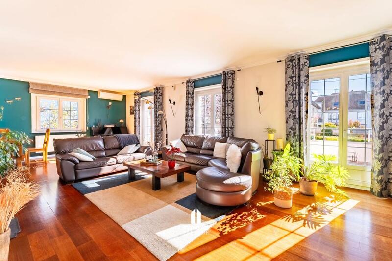 Villa - 274 m² - 6 pièces