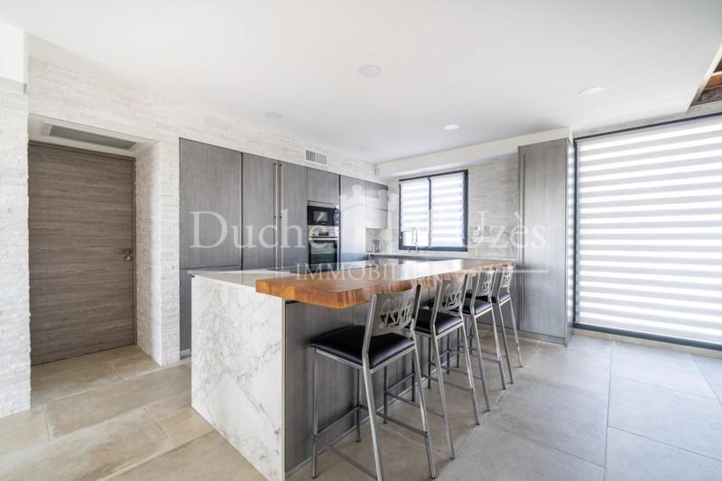 Villa - 300 m² - 9 pièces